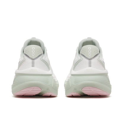 Women's Saucony Hurricane 26
