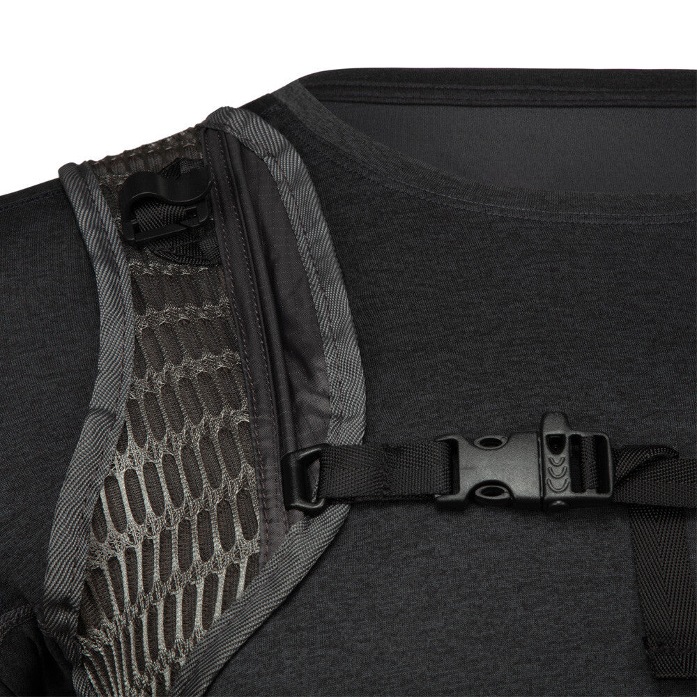 Ultimate Performance Sprint Race Vest 1.5L Hydration Pack