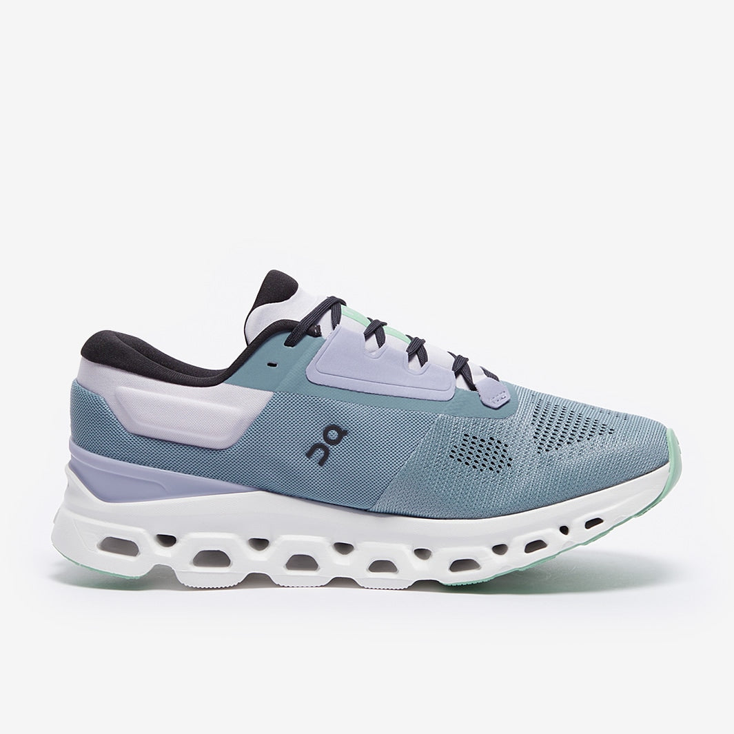 Women's On Cloudstratus 3